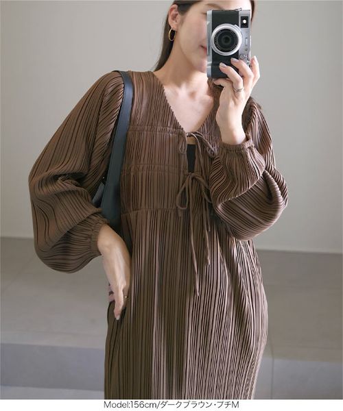 yuiさんコラボ ]前後2way長袖プリーツワンピース [E3536] | - Buyee