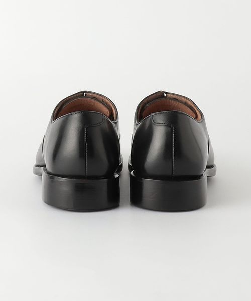 黒のキャップトゥドレスシューズ 信頼と誠実さの1足、男の基本キャップトゥOxford