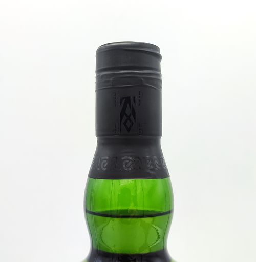 アードベッグ　ブラック 史上初の真っ黒なボトル「ARDBEG Blaaack（アードベッグ