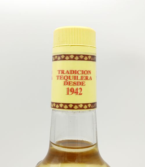 トレス・マゲイヤス テキーラ レポサード tres magueyes TEQUILA