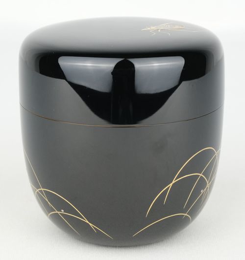鈴谷鐡五郎　鈴虫蒔絵　棗　茶道具　薄茶器 蒔絵師 鈴谷鐵五郎 嵯峨絵 棗 仕覆、共箱 高さ約7．2cm