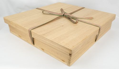 茶道具 花筏蒔絵黒炉縁 春象 鵬雲斎書付 | Tea utensils