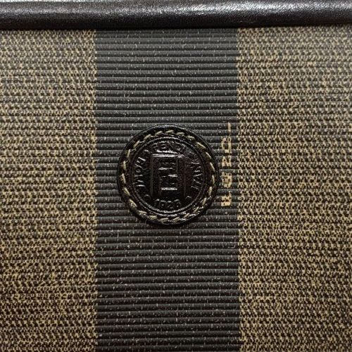 フェンディ FENDI 2つ折り財布 がま口 ペカン ブラウン ブラック PVCレザー Fendi Pecan PVC Leather Bifold Kiss Lock Wallet