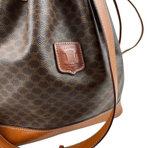 【CELINE】ショルダーバッグ　マカダム　巾着型　PVC レザー　アイボリー. CELINE<BR>セリーヌ マカダム PVC/レザー 巾着ショルダーバッグ | CARA