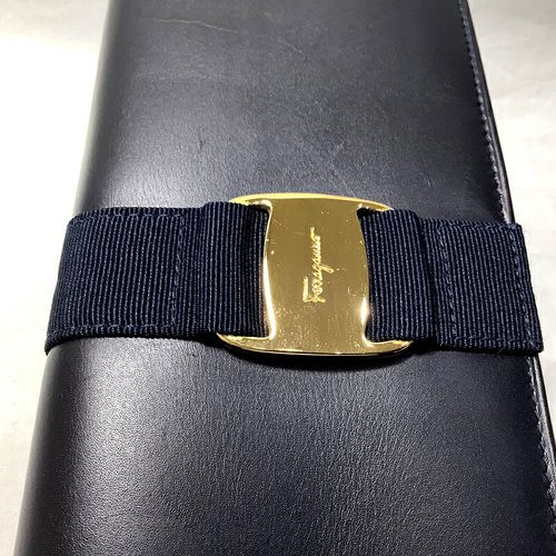 美品】サルヴァトーレ フェラガモ(Salvatore Ferragamo)ヴァラ
