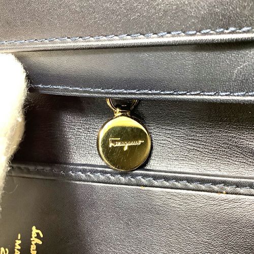 美品】サルヴァトーレ フェラガモ(Salvatore Ferragamo)ヴァラリボン2