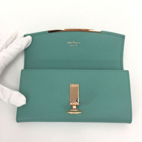Salvatore Ferragamo TAROCCO　タッセル　グリーン サルヴァトーレフェラガモ 長財布 ガンチーニ クロージャー 22