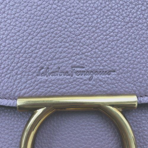 フェラガモ　ピンク レザー ショルダーバッグ ゴールド金具 楽天市場】【Salvatore Ferragamo サルヴァトーレ フェラガモ