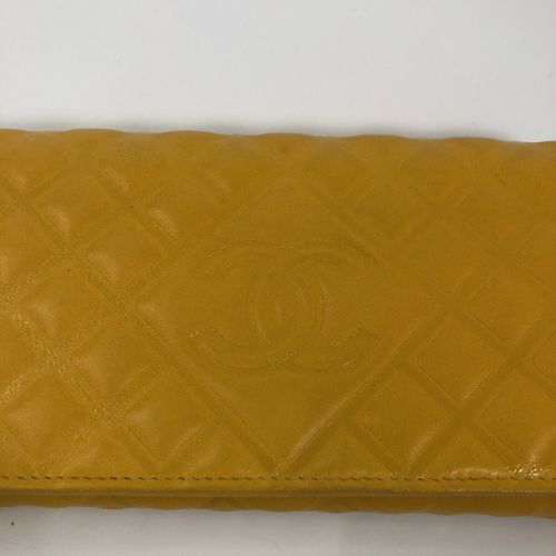 シャネル 長財布 マトラッセ レザー イエロー シルバー金具 レディース