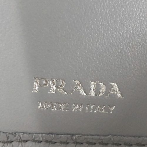 【✨極美品✨】 プラダ ヴィッテロダイノ 二つ折り財布 ブルー ✨極美品✨】 プラダ ヴィッテロダイノ 二つ折り財布 ブルー