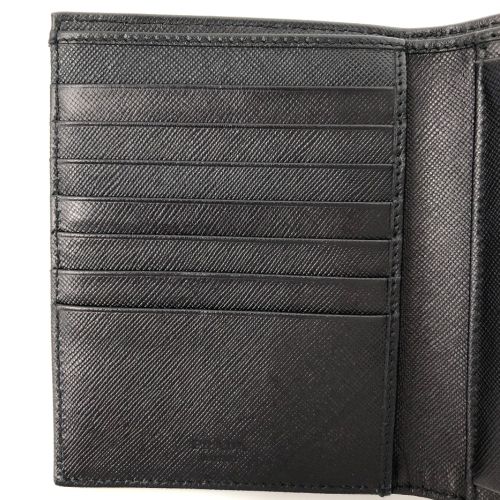 プラダ 三つ折り財布 テスート コンパクト ロゴプレート M170