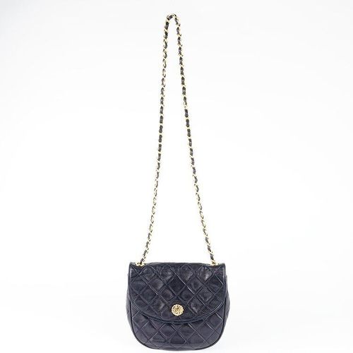 並品】CHANEL マトラッセチェーンショルダーバッグ ラムスキン