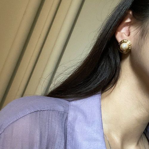 良品】バーバリー BURBERRY ロゴフェイクパールイヤリング ゴールド 