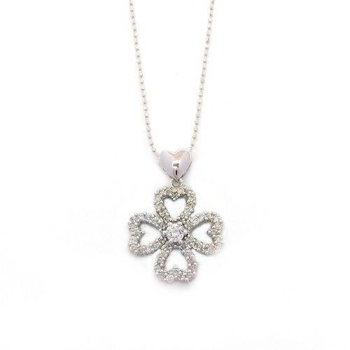 Baccarat バカラ　クリスタル クロス型ネックレス　アクセサリー　ロゴ バカラ Baccarat ネックレス アクセサリー ペンダント ロゴ