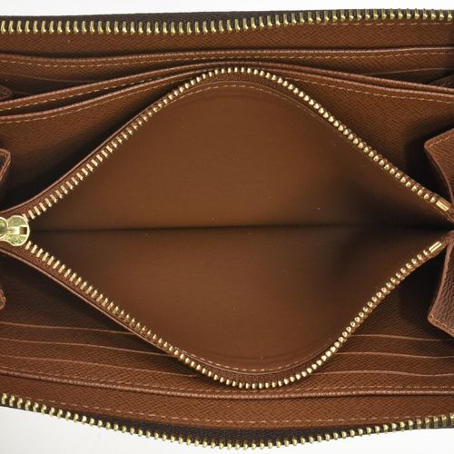 ルイヴィトン LOUIS VUITTON ジッピーウォレット ラウンドファスナー