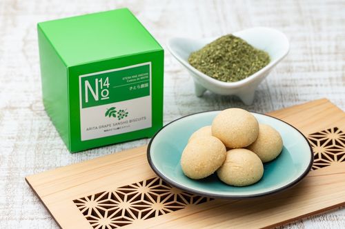 椎茸日本一の大分県産100％ クヌギ原木栽培干しシイタケ 傘が薄めな