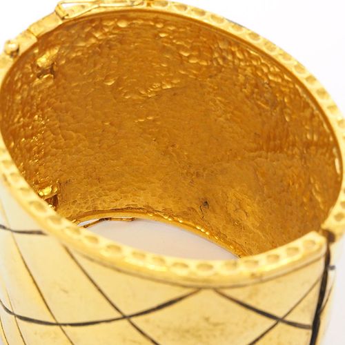 シャネル ライオンヘッド マトラッセテクスチャー 【バングル