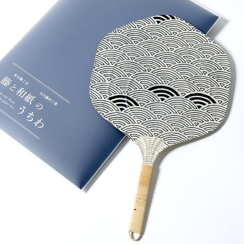 東京籐工芸 籐と和紙のうちわ 柄 / Tokyo Rattan Crafts Rattan and