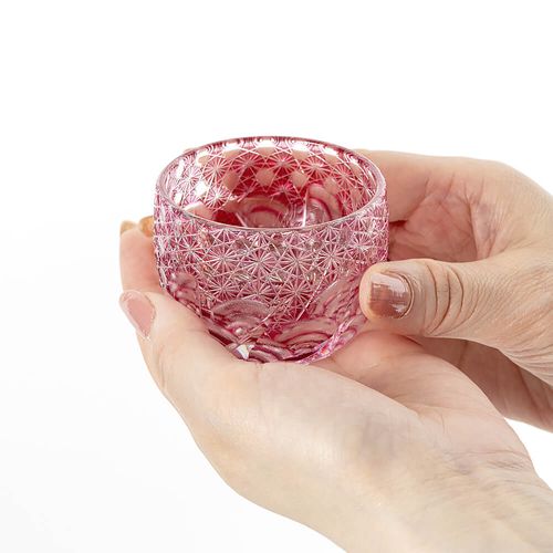 江戸切子 ぐい呑み 「漣-sazanami-」 瑠璃 金赤 琥珀纏瑠璃 琥珀纏