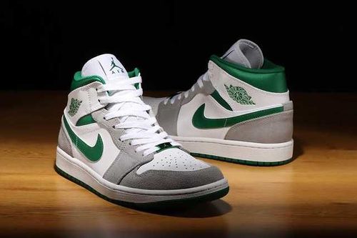 エアジョーダン1 グリーン　27.5センチ　jordan NIKE AIR JORDAN 1 MID SE 