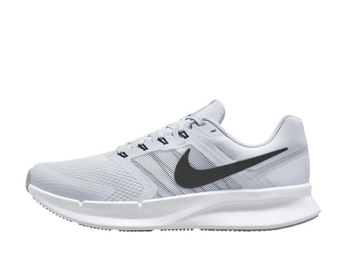 ナイキ ランスウィフト3 