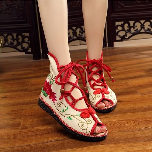 激レア　中国　清代のアンティーク　時代物　三寸金蓮 女性の靴　飾り稀少　極上レア 激レア 中国 清代のアンティーク 時代物 三寸金蓮 女性の靴 飾り稀少