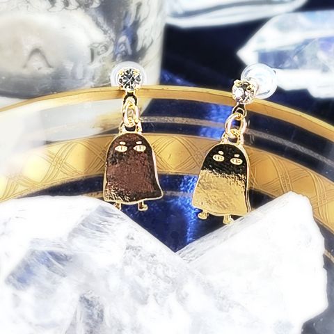 W.無色】メジェド様 エジプトピアス | ヴィレッジヴァンガード 